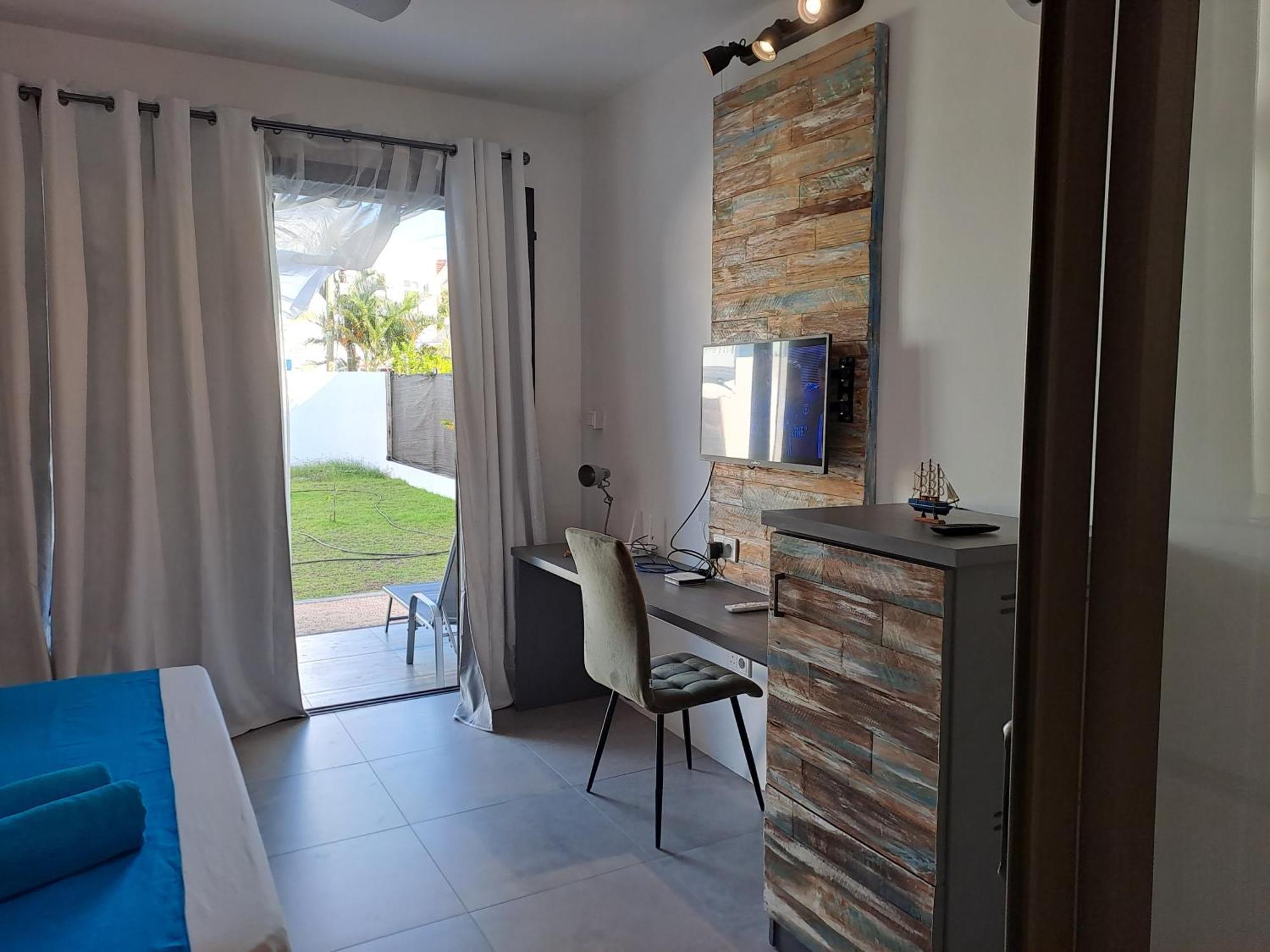 Maison Mont Choisy - One Or Two Bedrooms Apartment Тру о Биш Екстериор снимка
